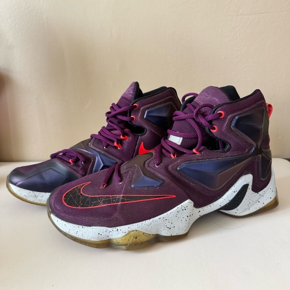 LEBRON XIII MEN'S SNEAKERS AUTHENTIC 2015 MULBERRY WRITTEN IN THE STARS Sz 11.5 - Picture 1 of 11